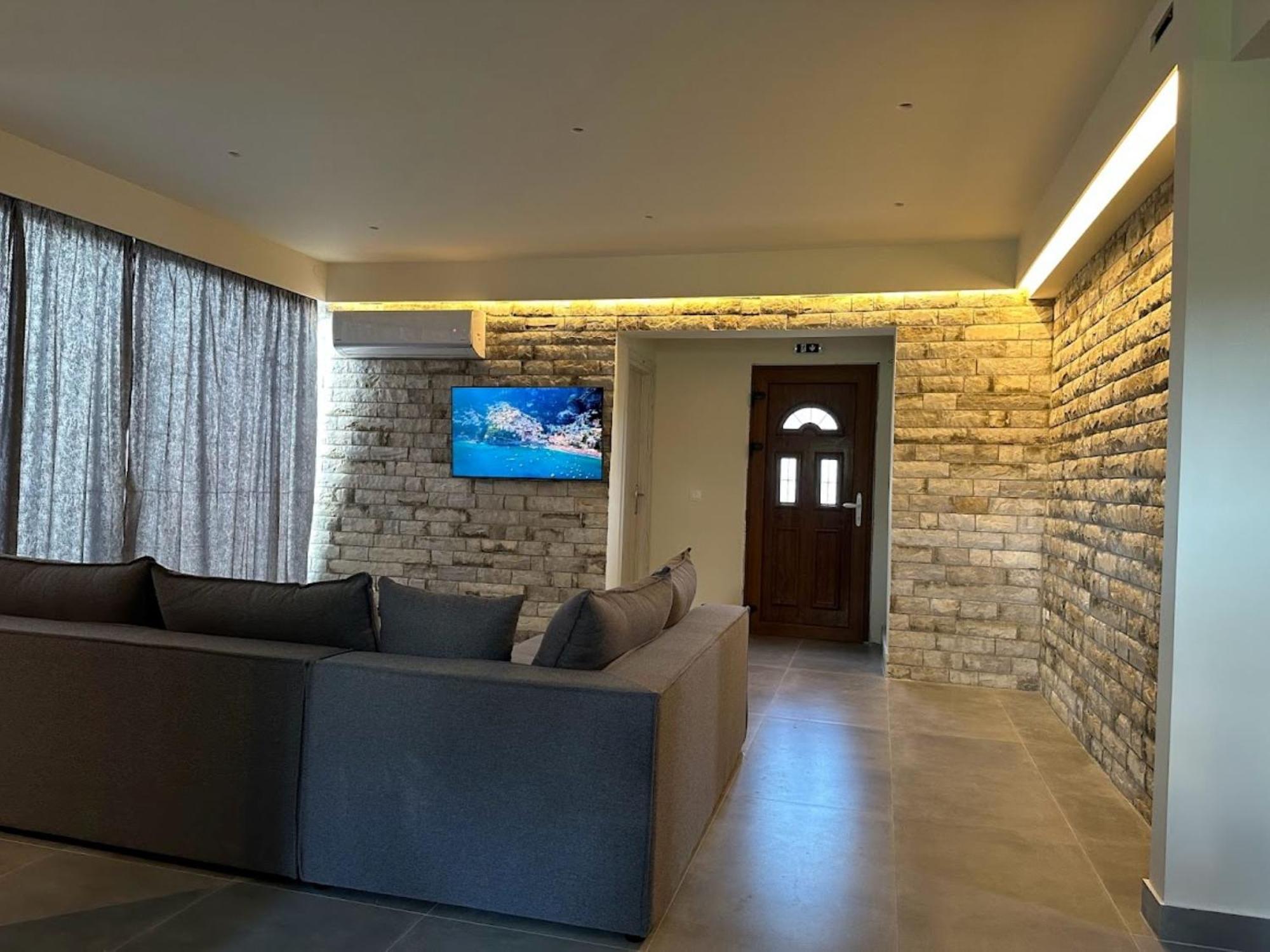 Aqua Luxury Suites By Estia Рода Екстериор снимка